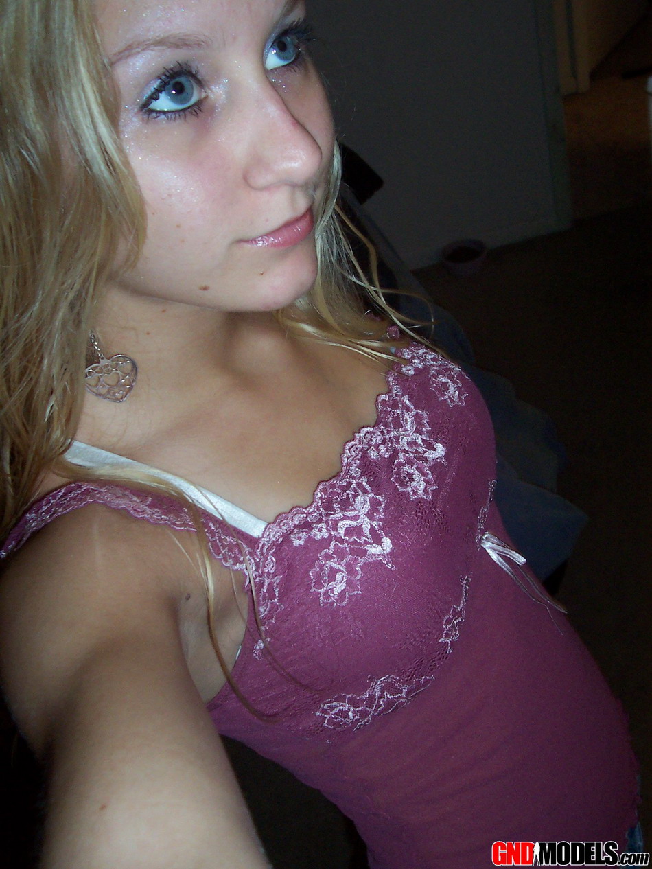 Blonde amateur Kylie takes self shots during safe for work action