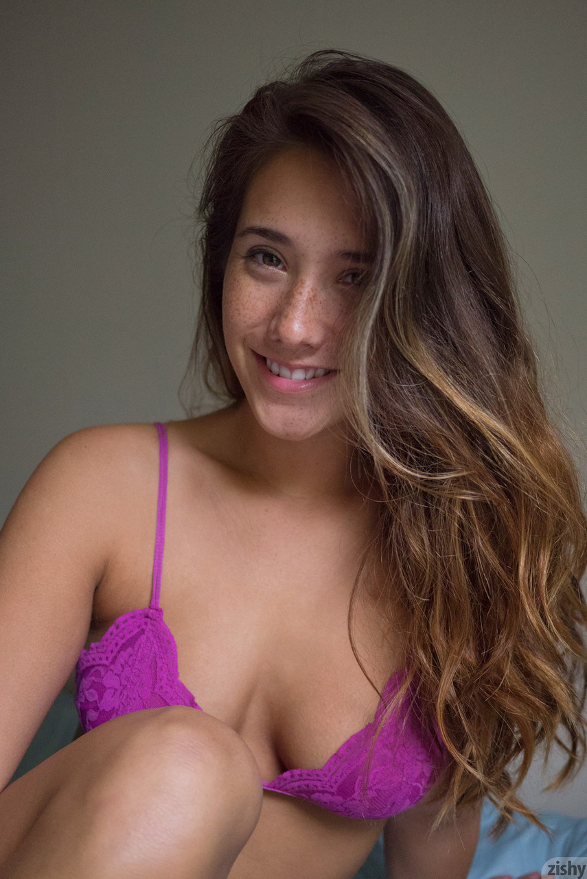 Beautiful babe Eva Lovia flaunting hot body in sexy panties & bra on her bed