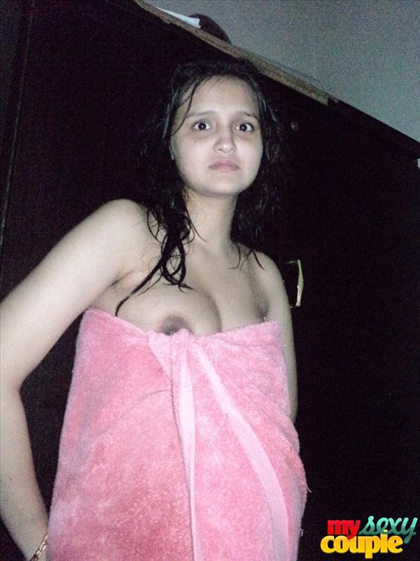 Busty Indian wife Sonia kisses her man while he takes selfies